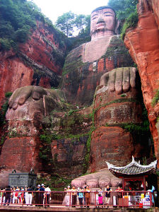 web450px-Leshan_da_fo_Flickr_feet-head_modified